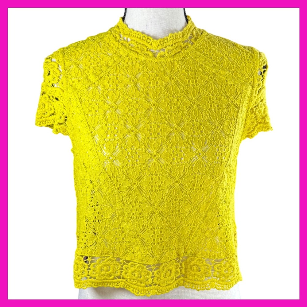 Forever 21 Lace Top, Mock Neck, Short Sleeve, Yellow Blouse, Size Small NWT‎